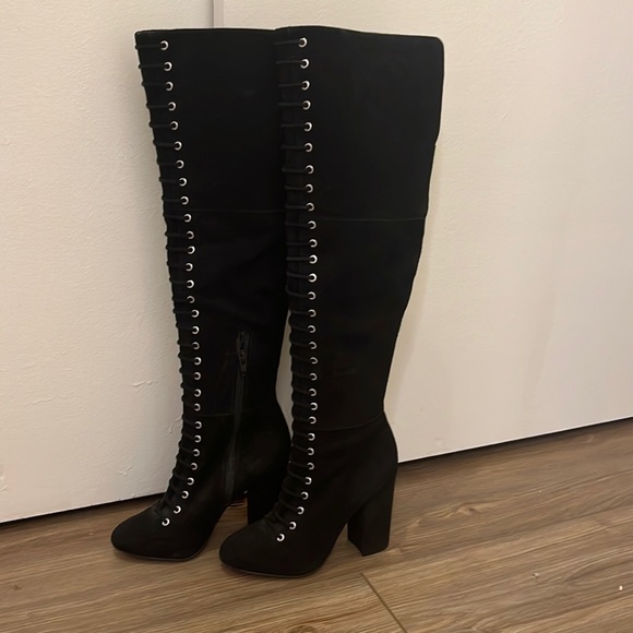 Vince Camuto Shoes - Vince Camuto Black Lace Up Boots